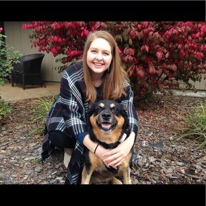 Meet your Posher, Laura